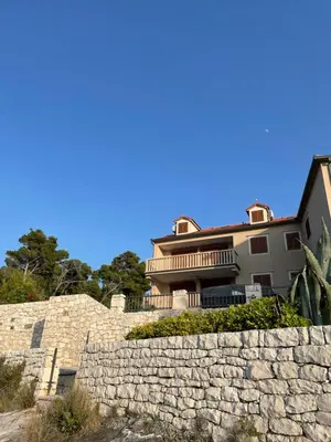 Zgrada u kojoj se nalazi apartman