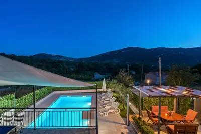 Pogled na planine ili pogled na planine iz apartmana