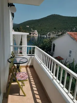 Pogled na planine ili pogled na planine iz apartmana