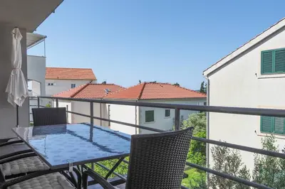Balkon ili terasa u objektu Komforan apartman 2+2
