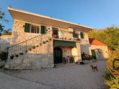 Zgrada u kojoj se nalazi vila