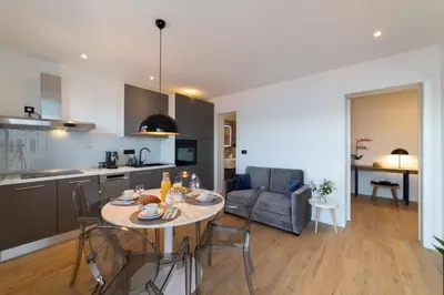 Kuhinja ili čajna kuhinja u objektu Apartment Lea