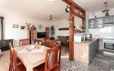 Kuhinja ili čajna kuhinja u objektu New Villa OLE, stone house, sea view, jacuzzi
