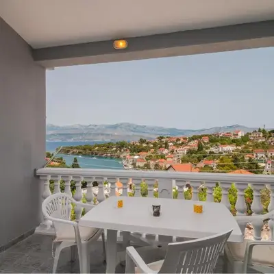 2 Bedroom Cozy Apartment In Supetar-Splitska