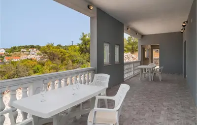 Balkon ili terasa u objektu Stunning Apartment In Supetar-Splitska With Wifi