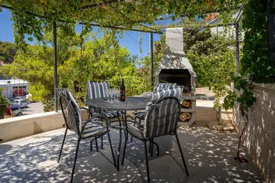 Vrt u objektu Kumquat Apartment - ZF Hvar