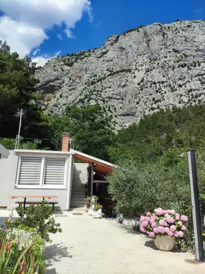 Pogled na planine ili pogled na planine iz apartmana