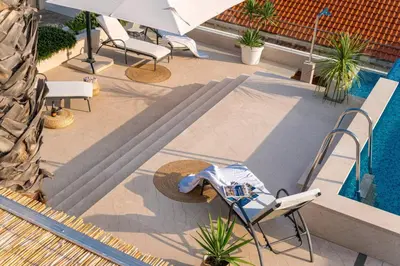 Bazen u objektu Luxury Villa Stone Castle Brač with private pool on Brač island ili u blizini