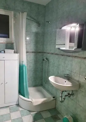 Kupaonica u objektu Apartmani Huljić