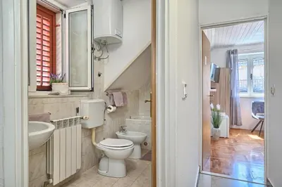 Kupaonica u objektu Couple's Getaway in the Center of Hvar w/Sea View