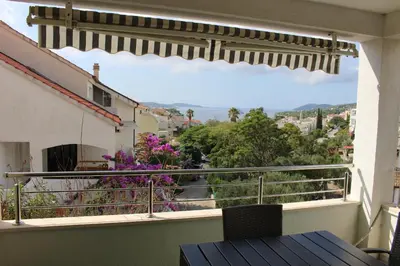 Pogled na planine ili pogled na planine iz apartmana