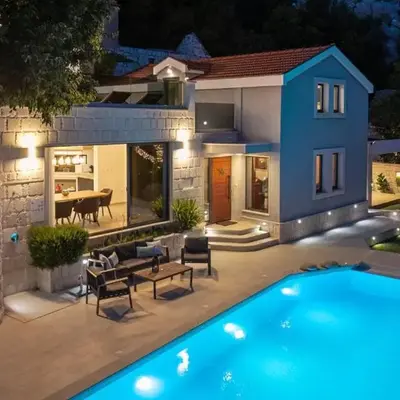 Villa Falcon House