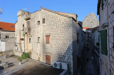 Zgrada u kojoj se nalazi apartman