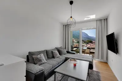 Pogled na planine ili pogled na planine iz apartmana