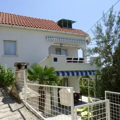 3 Bedroom Stunning Home In Mimice