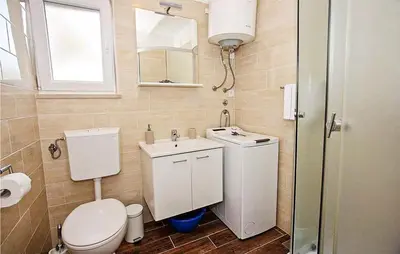 Kupaonica u objektu Beach Front Home In Supetar