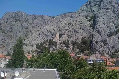 Pogled na planine ili pogled na planine iz apartmana