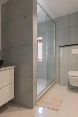 Kupaonica u objektu Charming stone apartment with jacuzzi in center of Omiš