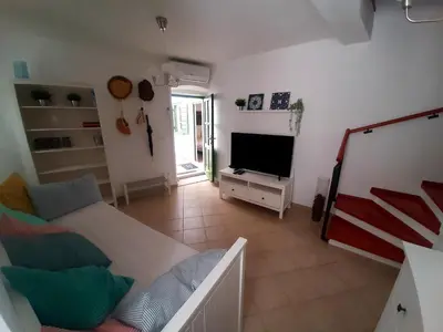 TV i/ili zabavni centar u objektu Luxury Stone House - Quiet Center!