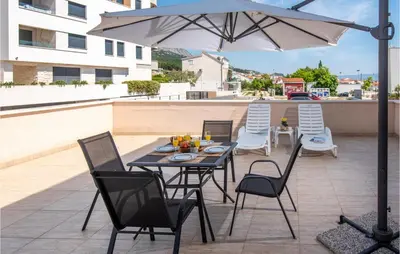 Balkon ili terasa u objektu 1 Bedroom Amazing Apartment In Podstrana