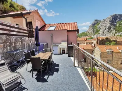 Pogled na planine ili pogled na planine iz apartmana