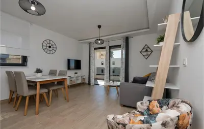 TV i/ili zabavni centar u objektu Amazing Apartment In Baska Voda