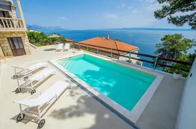 Bazen u objektu Villa Mošić ili u blizini