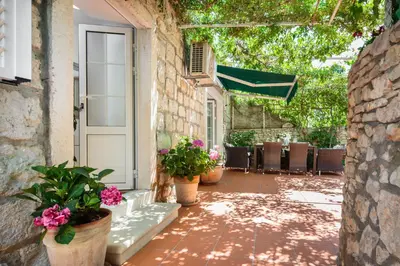 Vrt u objektu Nona Guesthouse - Charme Holidays