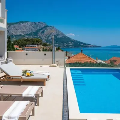 Luxurious VILLA LAPIS - heated pool