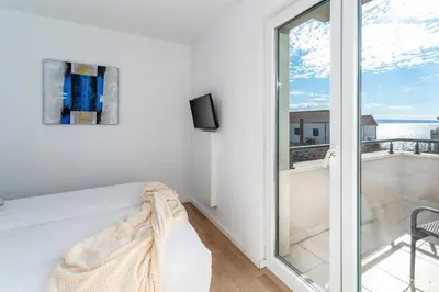 Krevet ili kreveti u jedinici u objektu Luxury Villa Lucas with heated pool, whirlpool, sauna, 14 pax