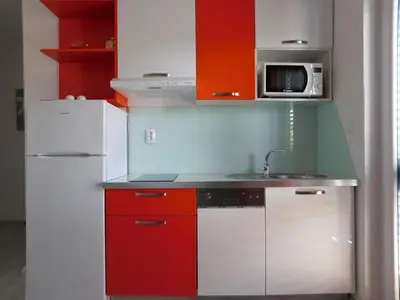Kuhinja ili čajna kuhinja u objektu Apartments Coloured