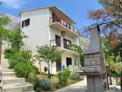 Zgrada u kojoj se nalazi apartman
