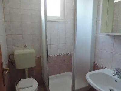 Kupaonica u objektu Apartment in Brela with sea view, terrace, WiFi, washing machine 4947-2