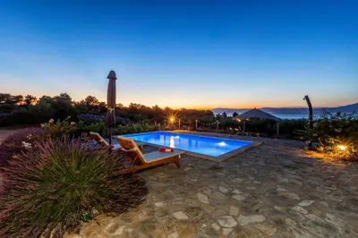 Bazen u objektu Magical Island Home ili u blizini