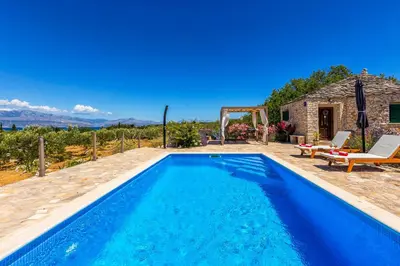 Bazen u objektu Magical Island Home ili u blizini