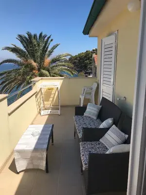 Balkon ili terasa u objektu Sea view apartment near the beach S2-Jelsa center