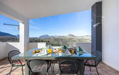 Pogled na planine ili pogled na planine iz apartmana