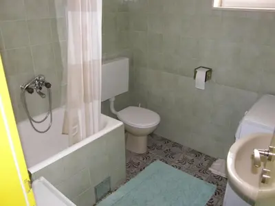 Kupaonica u objektu Apartment in Bol with sea view, balcony, air conditioning, WiFi 3416-2