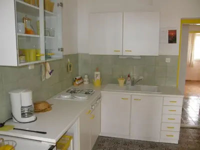 Kuhinja ili čajna kuhinja u objektu Apartment in Bol with sea view, balcony, air conditioning, WiFi 3416-2