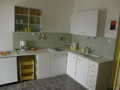Kuhinja ili čajna kuhinja u objektu Apartment in Bol with sea view, balcony, air conditioning, WiFi 3416-2