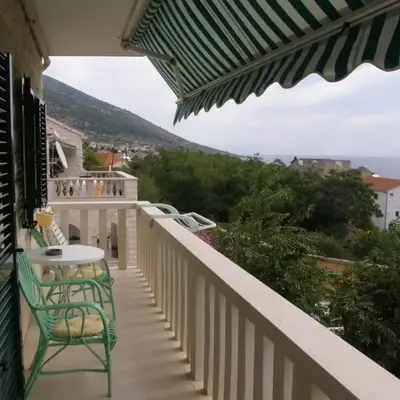 Apartment in Bol with sea view