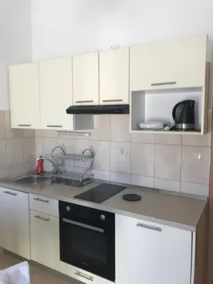 Kuhinja ili čajna kuhinja u objektu JELSA center-Sea view apartment near the beach - B2