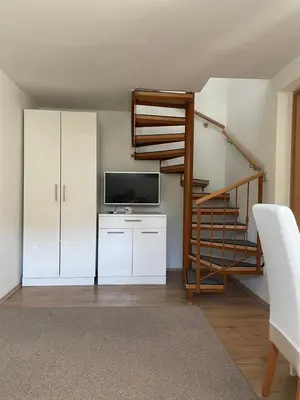 TV i/ili zabavni centar u objektu Gallery for two, near the beach and the center of Jelsa