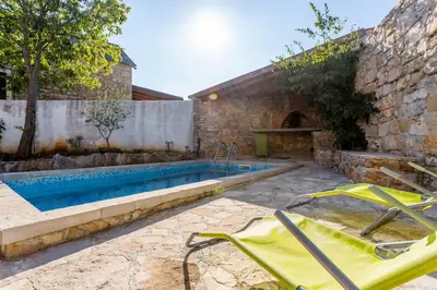 Bazen u objektu Secret Spot villa by Nono Ban ili u blizini