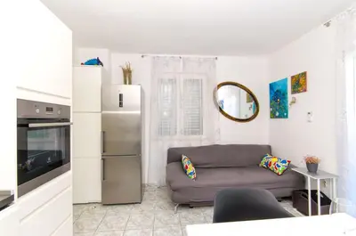 Kuhinja ili čajna kuhinja u objektu Apartment Lada