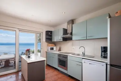 Kuhinja ili čajna kuhinja u objektu Mirabilis - Private Beach House