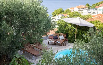 Bazen u objektu Holiday Home Mala Lozna Ii ili u blizini