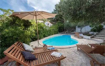 Bazen u objektu Holiday Home Mala Lozna Ii ili u blizini