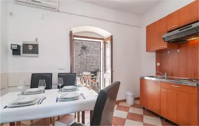 Kuhinja ili čajna kuhinja u objektu Apartment Soline Bb I