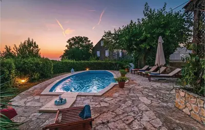 Bazen u objektu Holiday Home Svjosipa ili u blizini